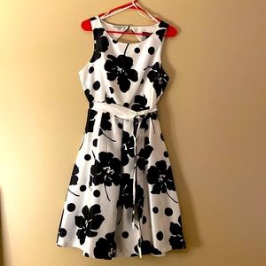Black and White Floral Jessica Howard dress